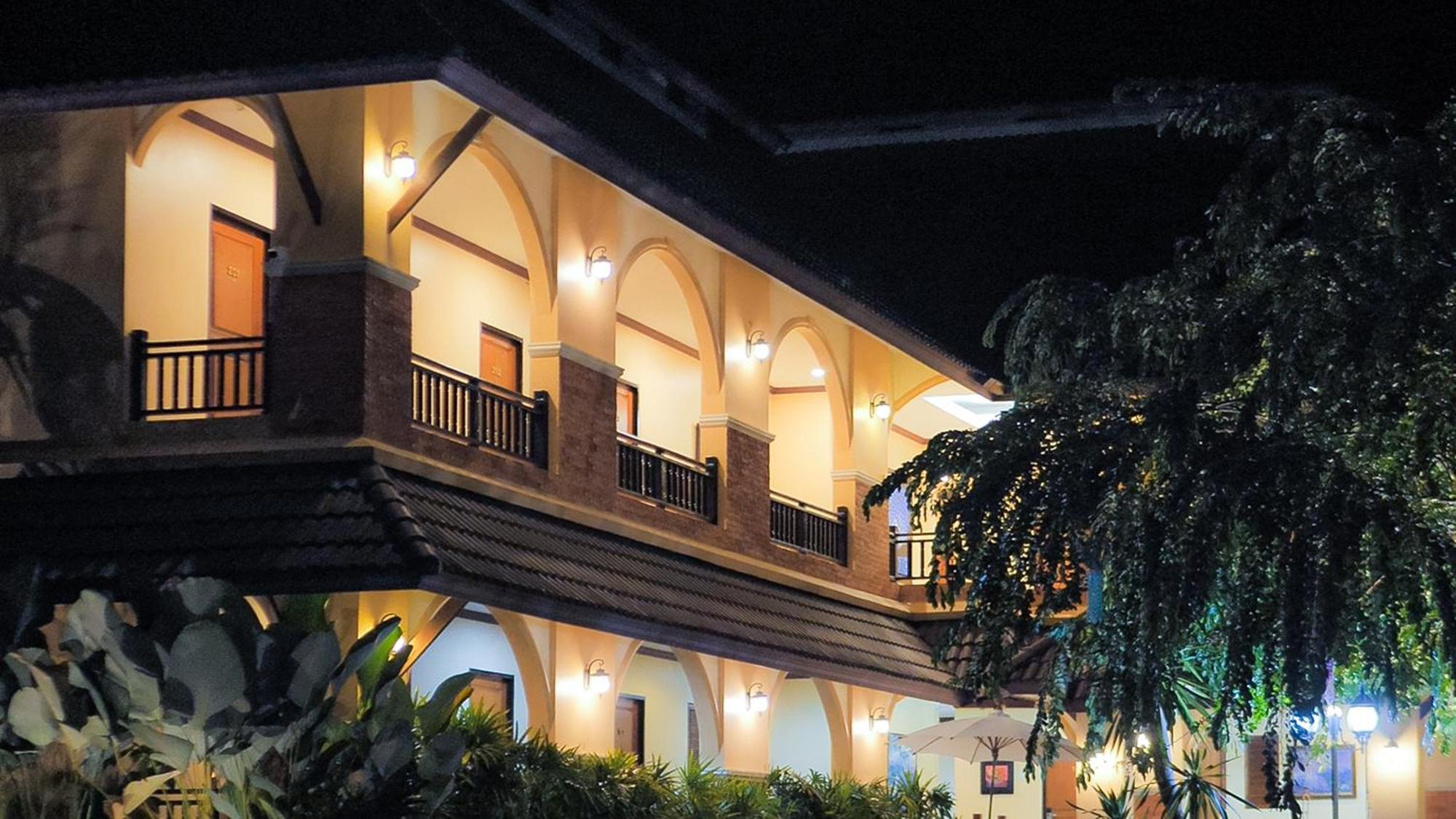 Siam Avari Hotel, Chiang Rai Extérieur photo