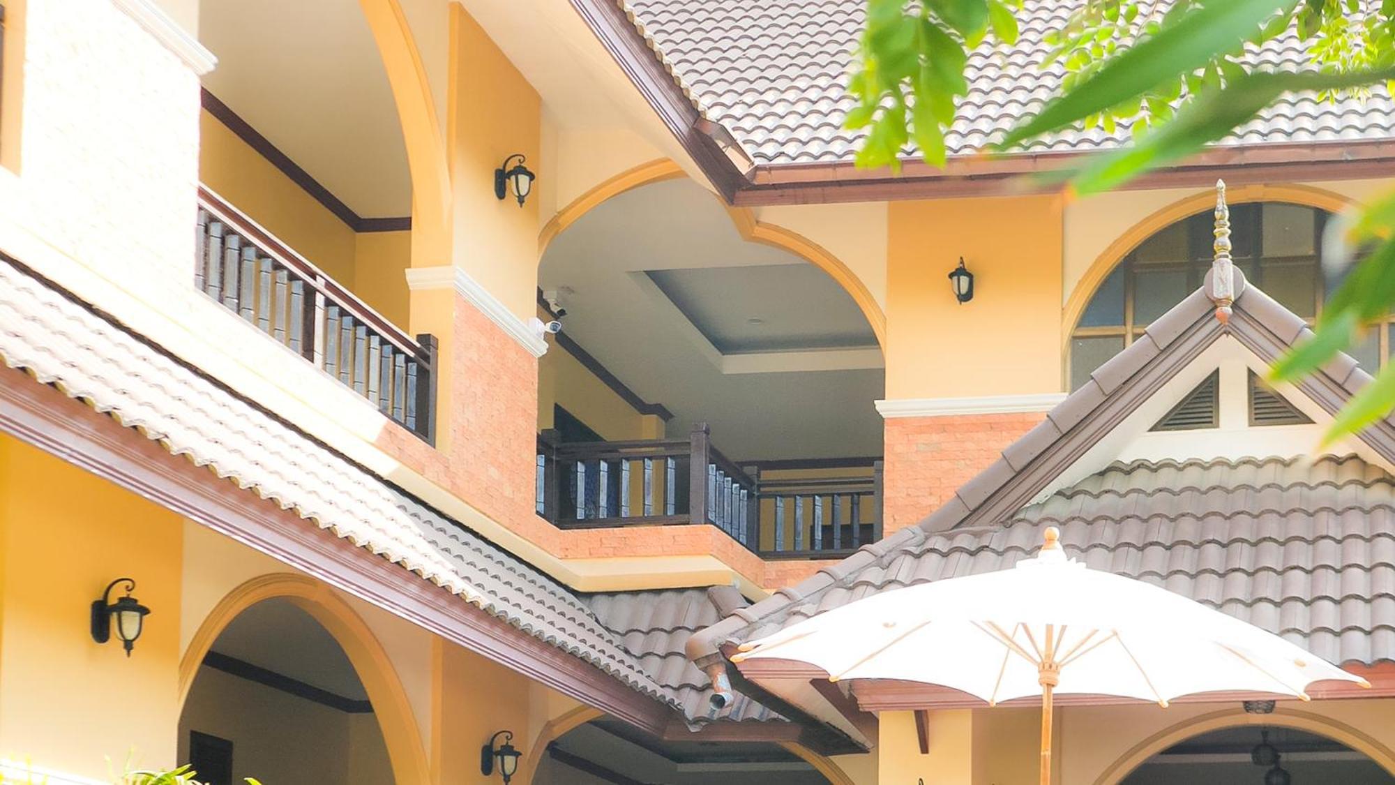 Siam Avari Hotel, Chiang Rai Extérieur photo