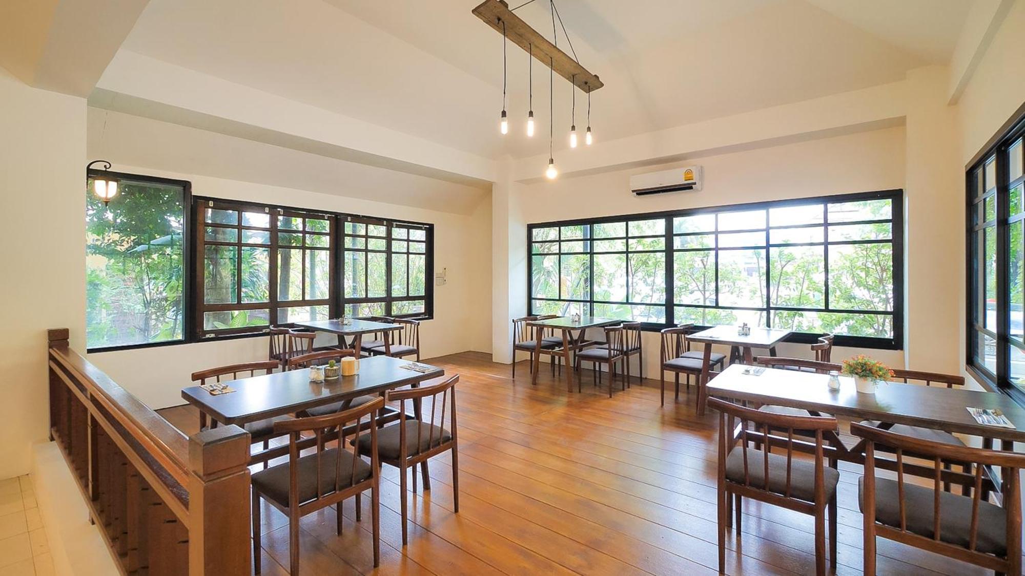 Siam Avari Hotel, Chiang Rai Extérieur photo
